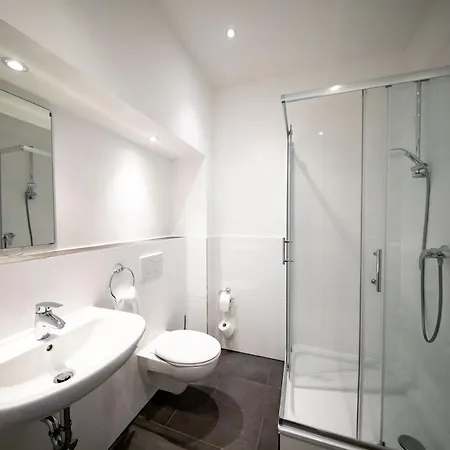 Smarty Airport - Kontaktloser Self Check-in 3* Köln