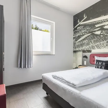 Hotel Smarty Airport - Kontaktloser Self Check-in 3*