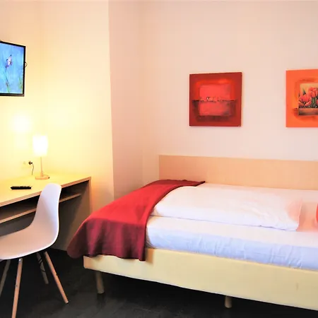 Hotel Smarty Airport - Kontaktloser Self Check-in 3*