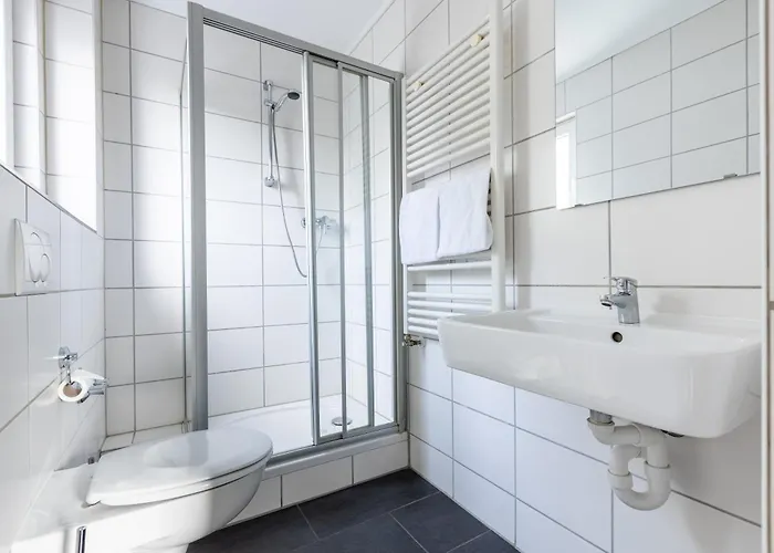 Smarty Airport - Kontaktloser Self Check-in Hotell 3*