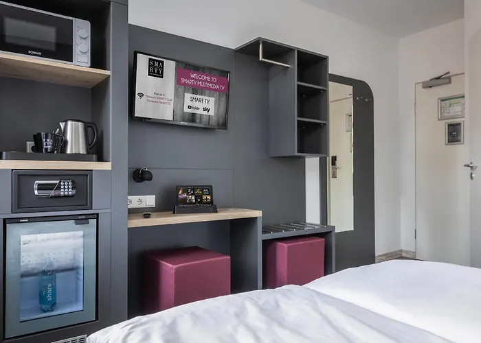 Smarty Airport - Kontaktloser Self Check-in Hotell 3*