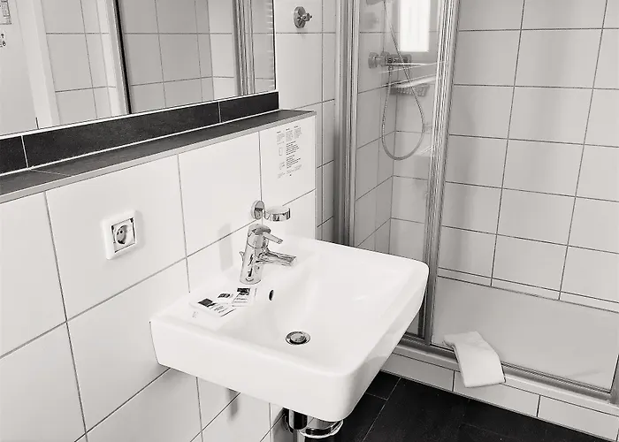 Smarty Airport - Kontaktloser Self Check-in Hotell 3*