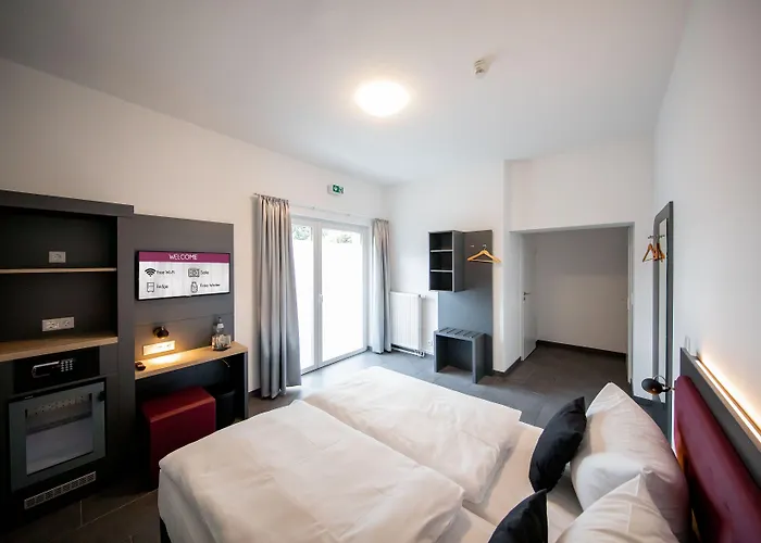 Hotell Smarty Airport - Kontaktloser Self Check-in 3*