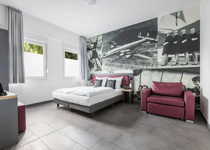 Hotell Smarty Airport - Kontaktloser Self Check-in 3*