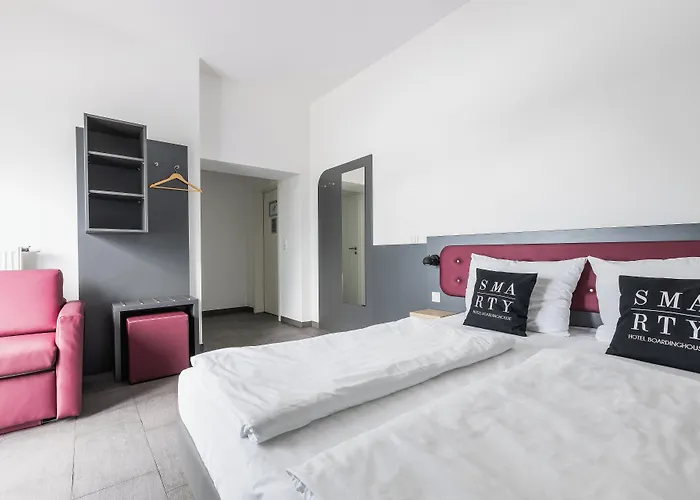 Hotell Smarty Airport - Kontaktloser Self Check-in