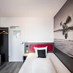 Hotel Smarty Airport - Kontaktloser Self Check-in 3*