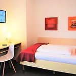 Otel Smarty Airport - Kontaktloser Self Check-in 3*