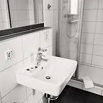 Smarty Airport - Kontaktloser Self Check-in Hotel 3*
