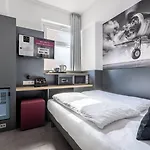 Otel Smarty Airport - Kontaktloser Self Check-in