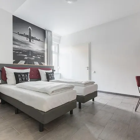 Smarty Airport - Kontaktloser Self Check-in فندق