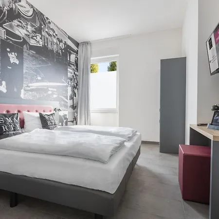 فندق Smarty Airport - Kontaktloser Self Check-in كولونيا