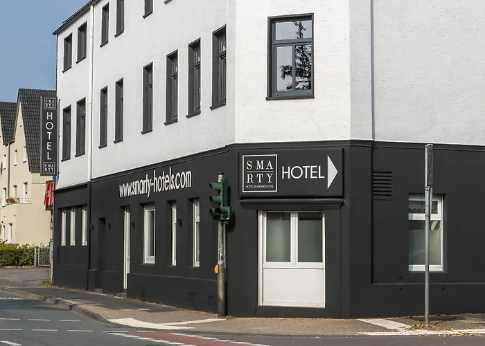 Smarty Airport - Kontaktloser Self Check-in Otel 3*