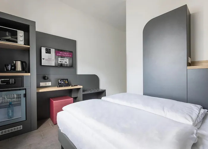 Otel Smarty Airport - Kontaktloser Self Check-in 3*