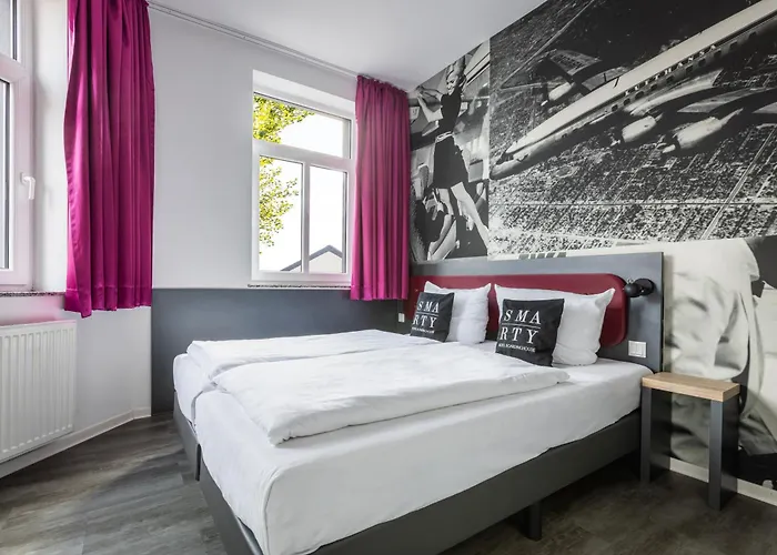 Smarty Airport - Kontaktloser Self Check-in Otel 3*