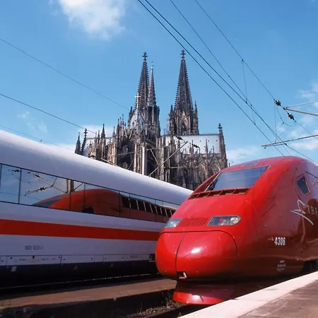 Smarty Airport - Kontaktloser Self Check-in Отель