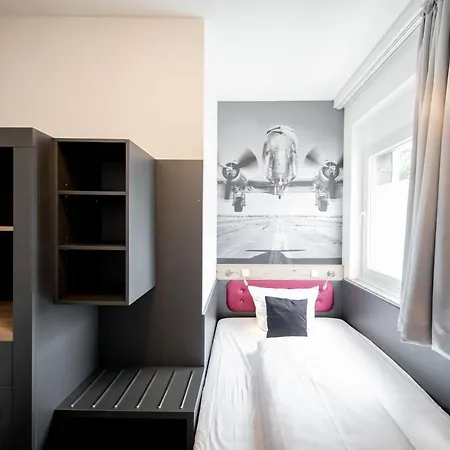 Smarty Airport - Kontaktloser Self Check-in Отель