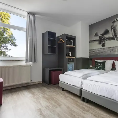 Szálloda Smarty Airport - Kontaktloser Self Check-in 3*