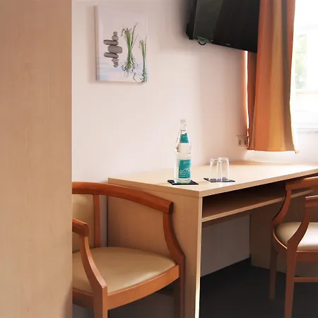 Szálloda Smarty Airport - Kontaktloser Self Check-in Köln