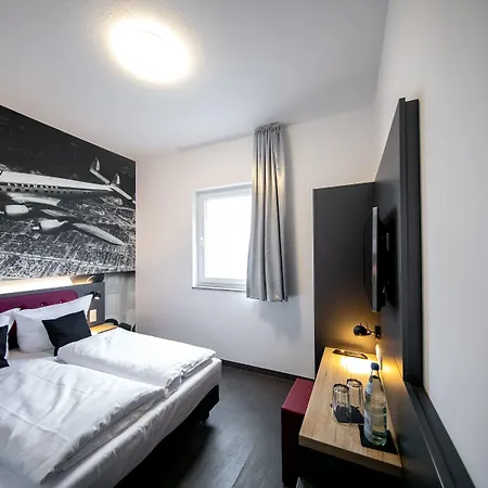 Smarty Airport - Kontaktloser Self Check-in Szálloda 3*