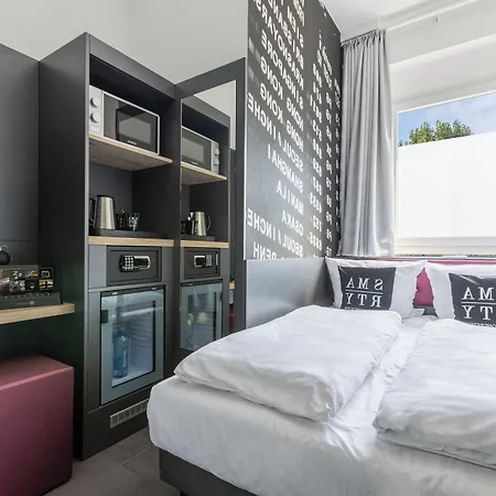 Smarty Airport - Kontaktloser Self Check-in Szálloda